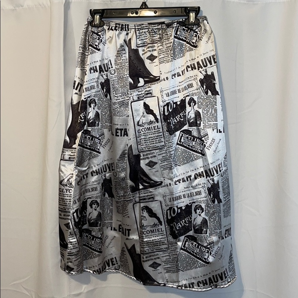 MIDI SKIRT